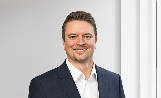 Portraitfoto von Lucian Keller, bei der St.Galler Kantonalbank