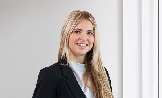 Portraitfoto von Aurora Gerroni, Lernende bei der St.Galler Kantonalbank
