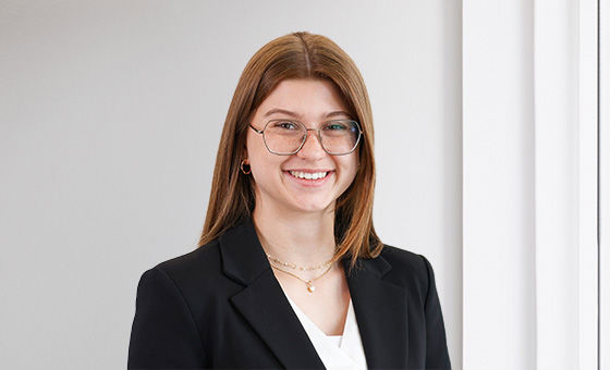 Portraitfoto von Carla Sophia Treier, Fachspezialistin Privatkunden bei der St.Galler Kantonalbank