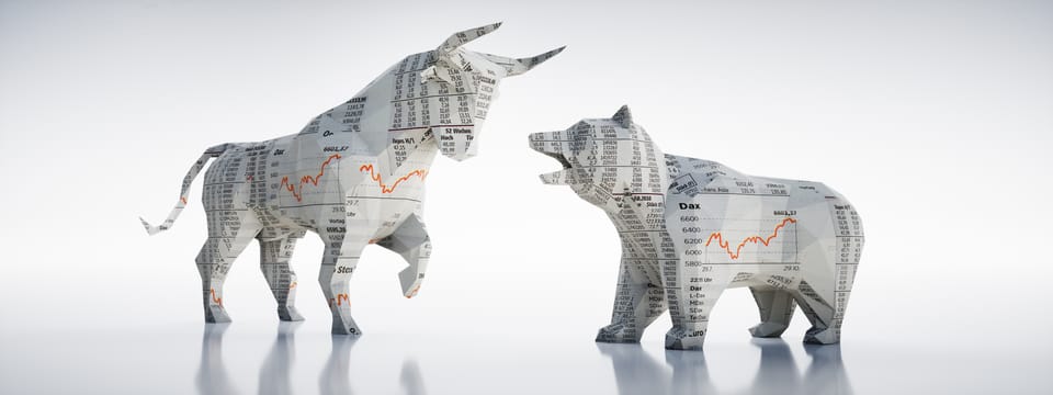 Zwei Figuren eines Bullen und Bären - die Körper sind mit Aktienkursen bemahlt
