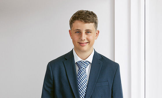 Portraitfoto von Flurin Kalberer, Lernender bei der St.Galler Kantonalbank