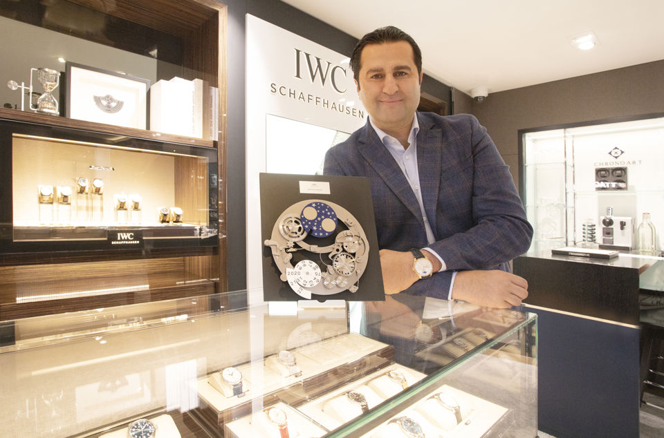 Hiob Calan, Geschäftsführer der Chronoart AG, in seiner Luxusuhren-Boutique in der St.Galler Altstadt