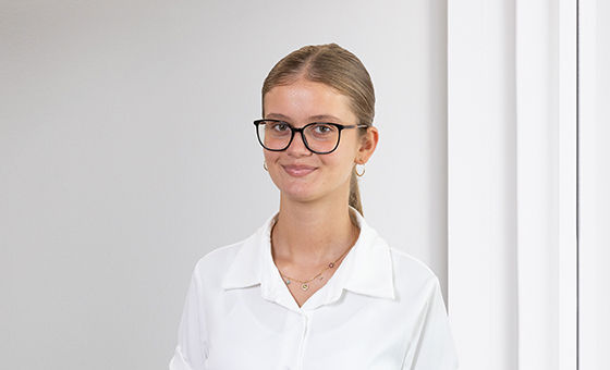 Portraitfoto von Ajlina Ibraimi, Lernende bei der St.Galler Kantonalbank