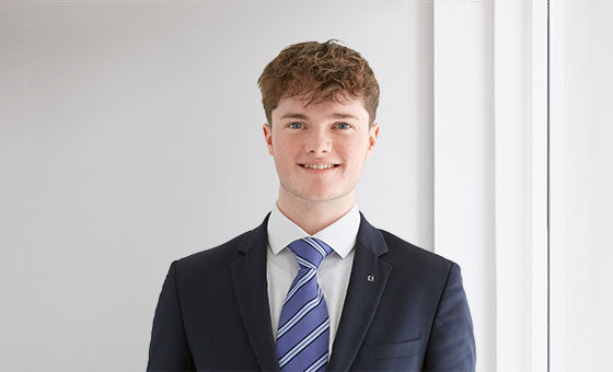 Portraitfoto von Livio Frischknecht, Fachspezialist Gewerbekunden bei der St.Galler Kantonalbank