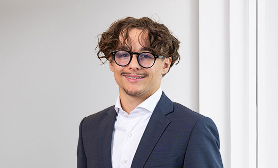Portraitfoto von Noé Schuler, Lernender bei der St.Galler Kantonalbank