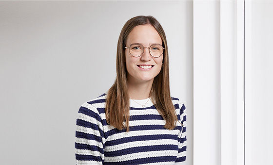 Portraitfoto von Joya Baumgartner, Fachspezialistin Privatkunden bei der St.Galler Kantonalbank