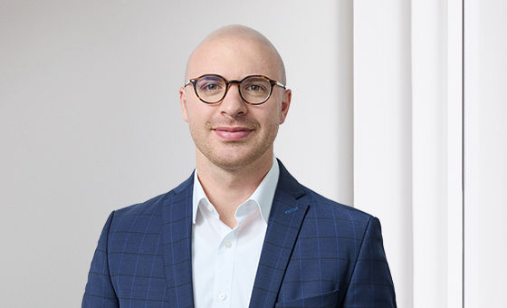 Portraitfoto von Reto Fabio Uebelhart, Fondsanalyst bei der St.Galler Kantonalbank