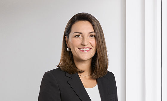 Portraitfoto von Milena Özen-Golub, Senior Beraterin Privatkunden bei der St.Galler Kantonalbank