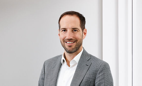 Portraitfoto von Adrian Wick, Senior Berater Gewerbekunden bei der St.Galler Kantonalbank