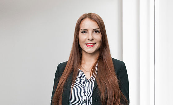 Portraitfoto von Tamara Dusanovic, Senior Fachspezialistin Privatkunden bei der St.Galler Kantonalbank