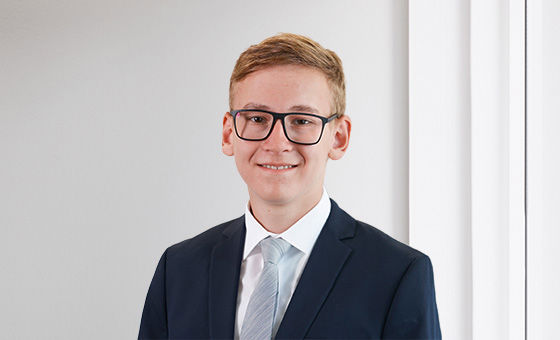 Portraitfoto von Jaron Eisenring, Lernender bei der St.Galler Kantonalbank