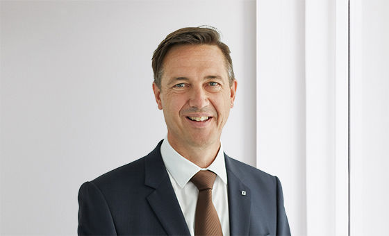 Portraitfoto von Samuel Konrad, Senior Kundenberater Private Banking bei der St.Galler Kantonalbank