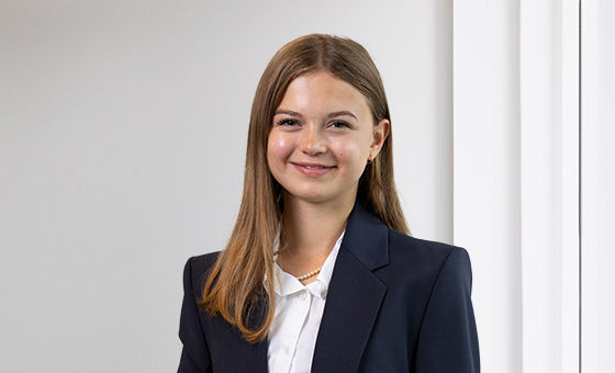 Portraitfoto von Céline Keller, Lernende bei der St.Galler Kantonalbank