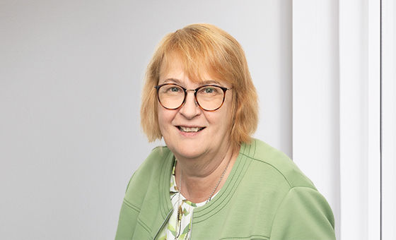 Portraitfoto von Jacqueline Stix, Senior Fachspezialistin Gewerbekunden bei der St.Galler Kantonalbank