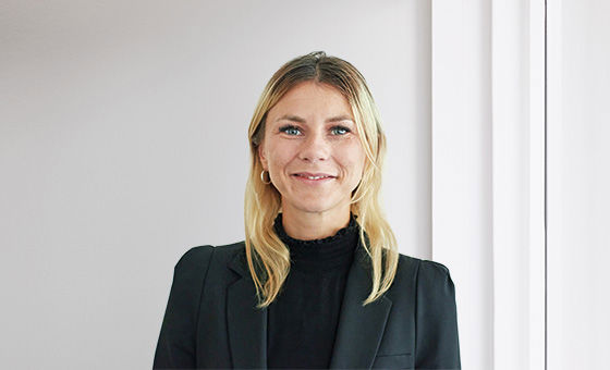 Portraitfoto von Sara Zeller, Fachspezialistin Privatkunden bei der St.Galler Kantonalbank