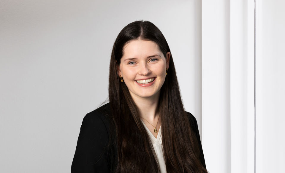 Portraitfoto von Anika Sophie Deyerler, Assistentin Private Banking bei der St.Galler Kantonalbank