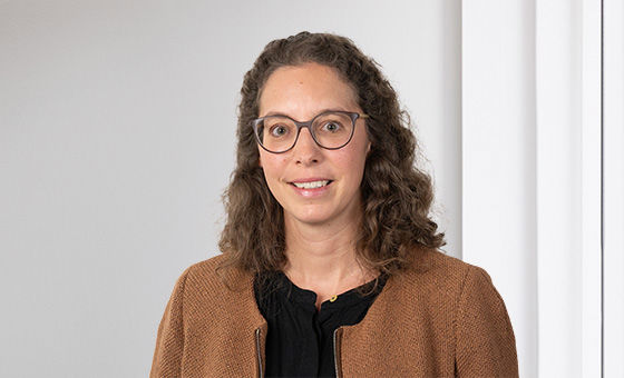 Portraitfoto von Aline Beck, Leiterin Frontsupport Privatkunden bei der St.Galler Kantonalbank