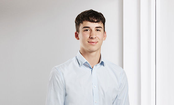 Portraitfoto von Andrin Keller, Fachspezialist Privatkunden bei der St.Galler Kantonalbank