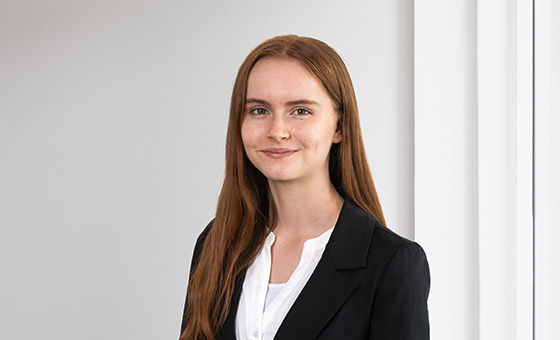 Portraitfoto von Luana Hauser, Lernende bei der St.Galler Kantonalbank