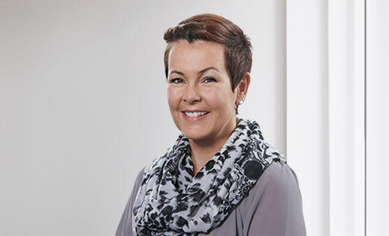 Portraitfoto von Sandra Lutz, Fachspezialistin Firmenkunden bei der St.Galler Kantonalbank