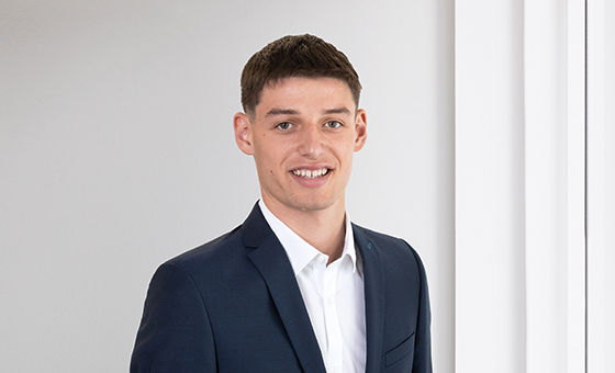 Portraitfoto von Gianluca Ganz, BEM-Praktikant bei der St.Galler Kantonalbank