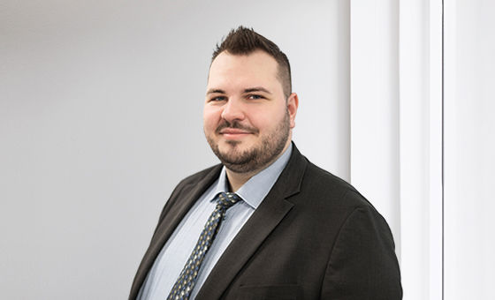 Portraitfoto von Marko Petrovic, Senior Berater Gewerbekunden bei der St.Galler Kantonalbank