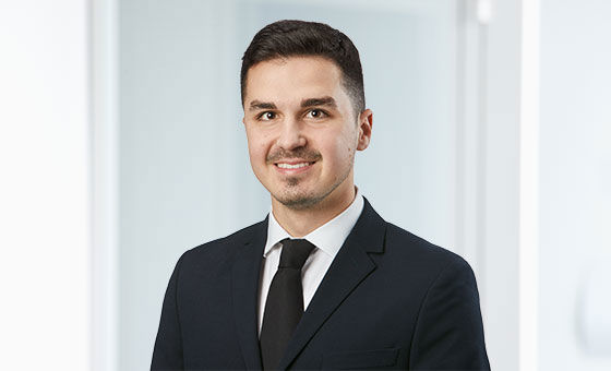 Portraitfoto von Teoman Ay, Berater Gewerbekunden bei der St.Galler Kantonalbank