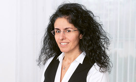 Portraitfoto von Asiye Teke, Senior Beraterin Privatkunden bei der St.Galler Kantonalbank
