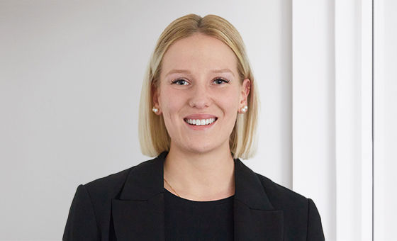 Portraitfoto von Sarah Tobler, Assistentin Leiter Privatkunden bei der St.Galler Kantonalbank