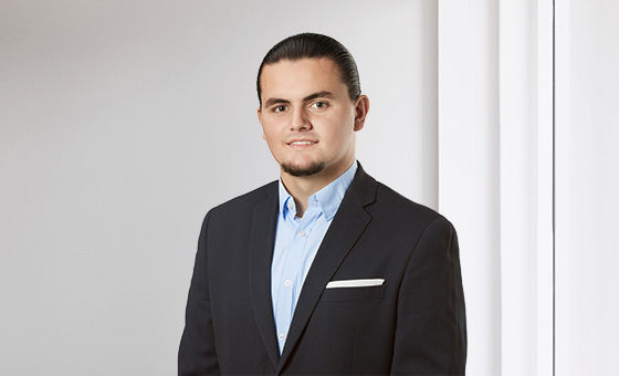 Portraitfoto von Flamur Kicaj, Fachspezialist Privatkunden bei der St.Galler Kantonalbank