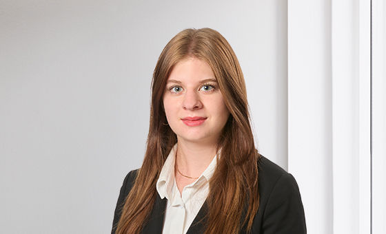 Portraitfoto von Felicia Eichholzer, Fachspezialistin Privatkunden bei der St.Galler Kantonalbank