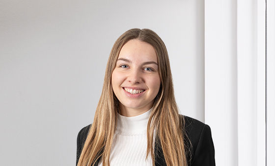 Portraitfoto von Elodie Klemens, Lernende bei der St.Galler Kantonalbank