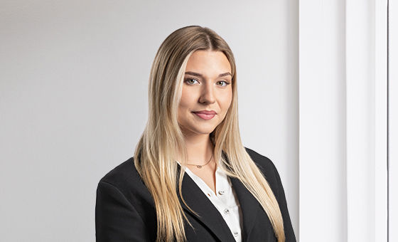 Portraitfoto von Kim Ulmann, Kundenberaterin bei der St.Galler Kantonalbank