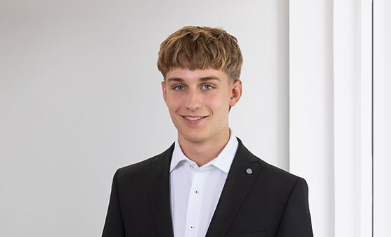 Portraitfoto von Leonel Alexander Zoller, Lernender bei der St.Galler Kantonalbank
