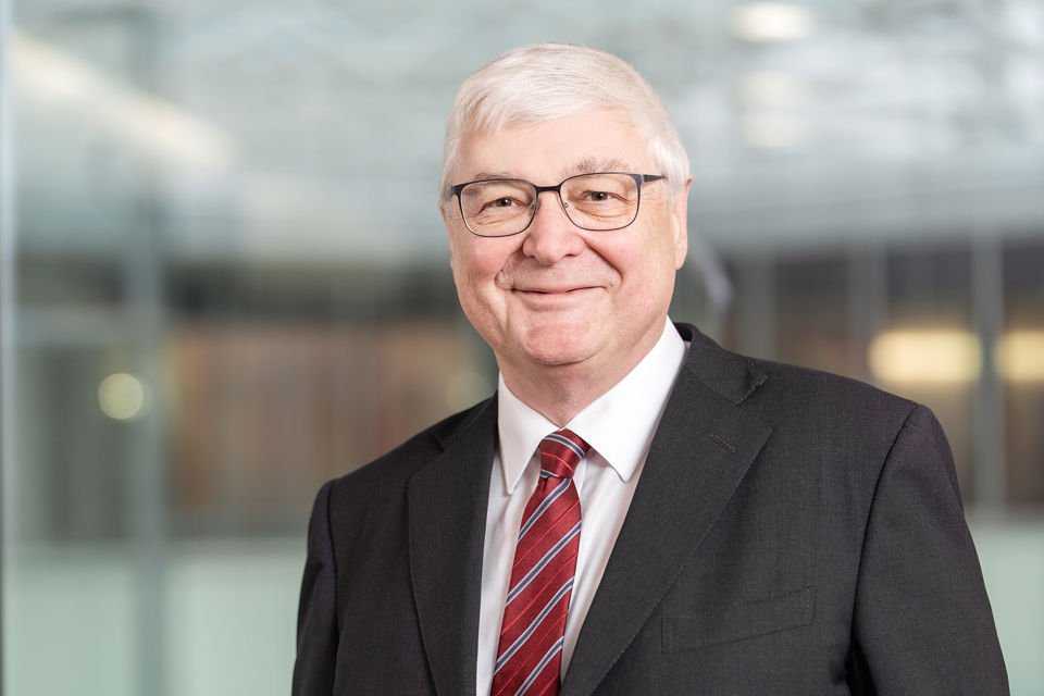 Portrait von SGKB Verwaltungsrat Adrian Rüesch