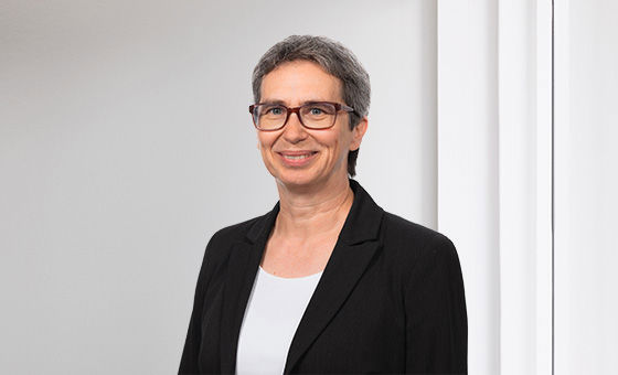 Portraitfoto von Janine Hodel, Fachspezialistin Privatkunden bei der St.Galler Kantonalbank