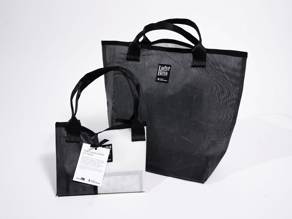 Tasche aus dem Fassadenposter der SGB zu Lady Bess 2022