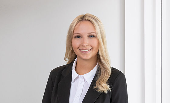 Portraitfoto von Melody Kalberer, BEM-Praktikantin bei der St.Galler Kantonalbank