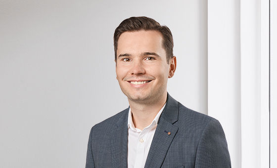 Portraitfoto von Daniel Schmidt, Fachspezialist Gewerbekunden bei der St.Galler Kantonalbank