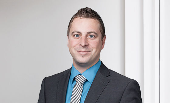 Portraitfoto von Jérôme Frischknecht, Senior Berater Privatkunden bei der St.Galler Kantonalbank