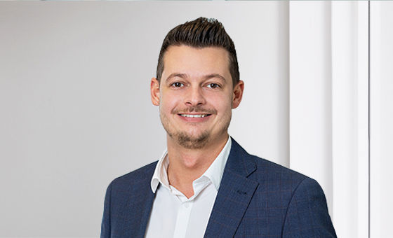Portraitfoto von Gianluca Proietto, Senior Berater Gewerbekunden bei der St.Galler Kantonalbank