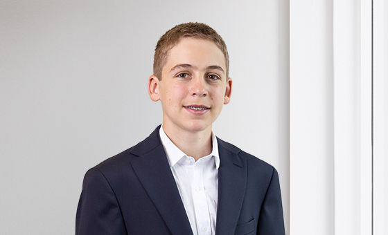 Portraitfoto von Raphael Heeb, Lernender bei der St.Galler Kantonalbank