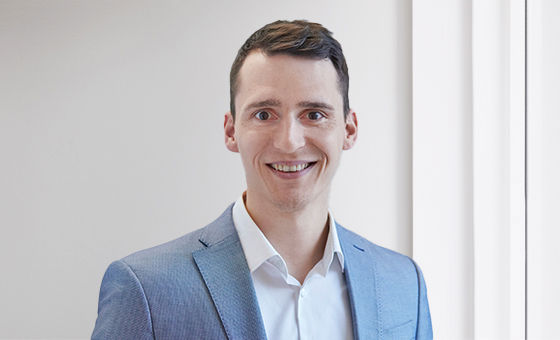Portraitfoto von Patrik Neff, bei der St.Galler Kantonalbank