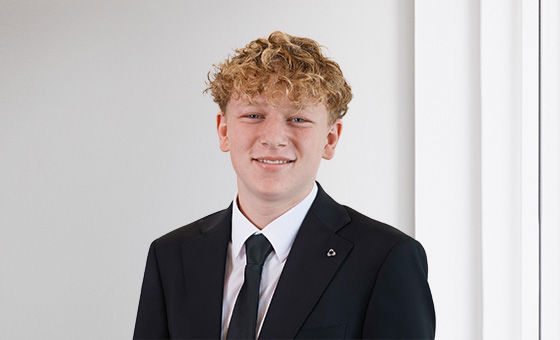 Portraitfoto von Matti Kalberer, Lernender bei der St.Galler Kantonalbank