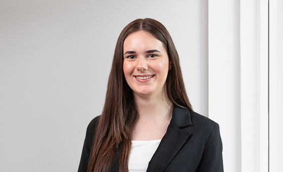 Portraitfoto von Semina Dzelili, Lernende bei der St.Galler Kantonalbank