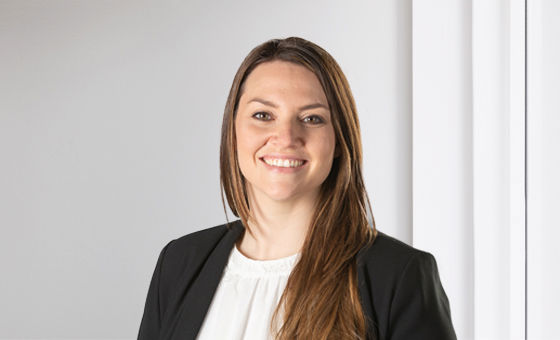 Portraitfoto von Irene Schuler, Assistentin Leiter Niederlassung bei der St.Galler Kantonalbank