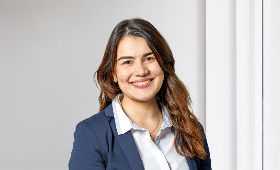 Portraitfoto von Inês Vieira, Fachspezialistin Gewerbekunden bei der St.Galler Kantonalbank