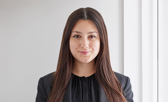 Portraitfoto von Elvira Mejminoska, Assistentin Privatkunden bei der St.Galler Kantonalbank