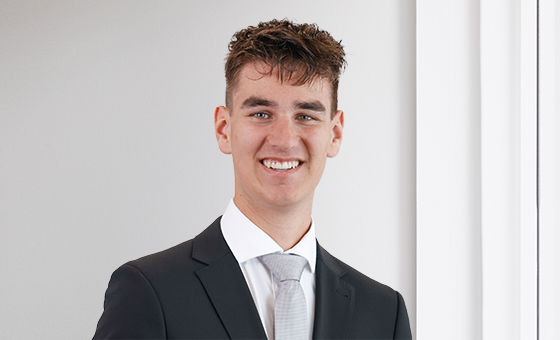 Portraitfoto von Livio Damian Harder, Lernender bei der St.Galler Kantonalbank