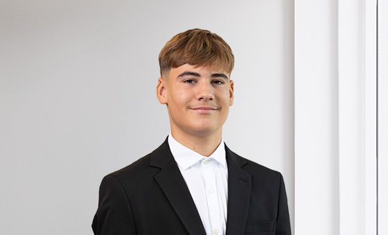 Portraitfoto von Ado Saloski, Lernender bei der St.Galler Kantonalbank